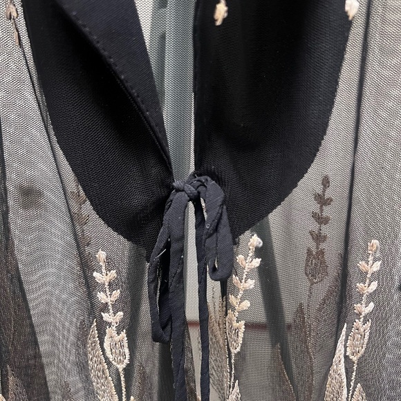 Vintage Sheer Mesh Black Blouse with Cream Floral Detail - Picture 3 of 5